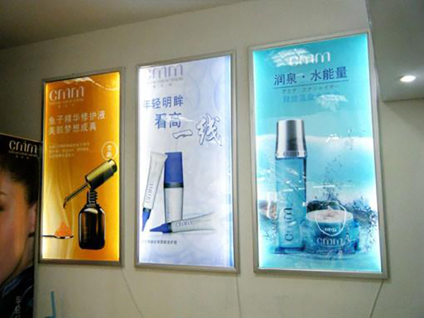 燈箱布與寫真布、噴繪布怎么區(qū)分？